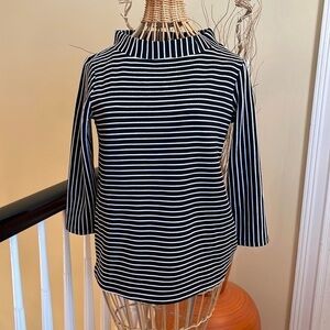 Ann Taylor 😜Final SALE 😜NWT black and white top